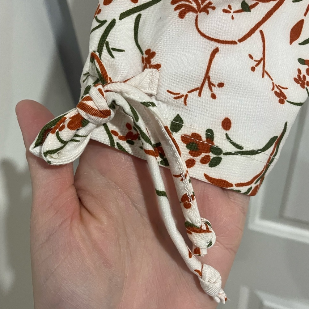 Flowery Top - Picture 4 of 4